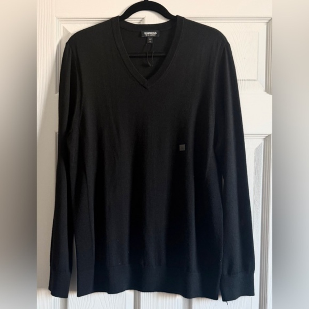 NWOT Express Men's Black Merino Wool Blend  V-Neck Sweater